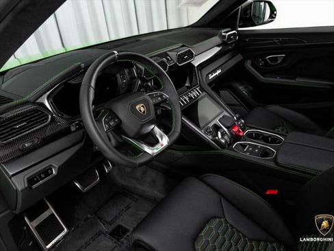 Used 2022 Lamborghini Urus AWD/4WD image 33