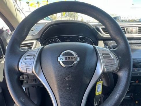 Used 2016 Nissan Rogue S AWD/4WD image 10