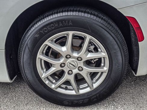 Used 2023 Chrysler Pacifica Touring-L FWD image 7