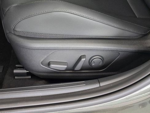 New 2026 Hyundai Elantra Limited FWD image 18