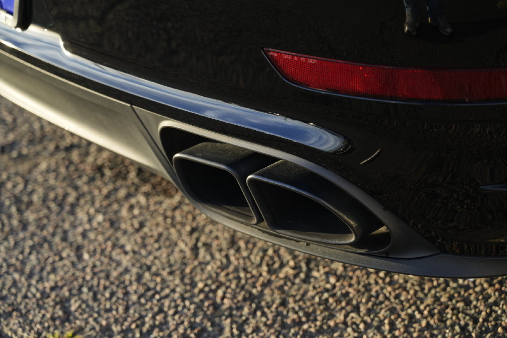 Used 2014 Porsche 911 Turbo S AWD/4WD image 35