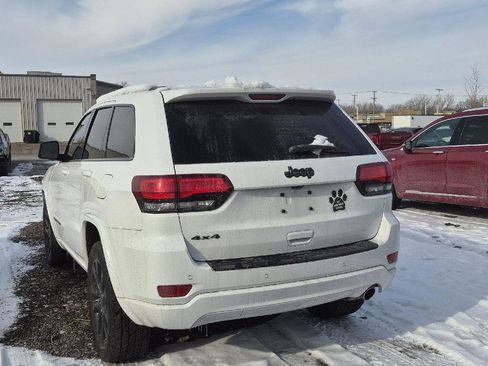 Used 2021 Jeep Grand Cherokee Laredo X image 4