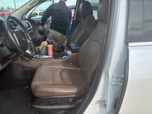 Used 2017 GMC Acadia Limited SLT image 3