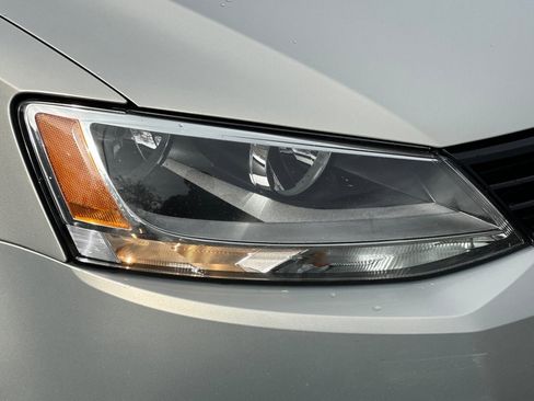 Used 2012 Volkswagen Jetta TDI image 10