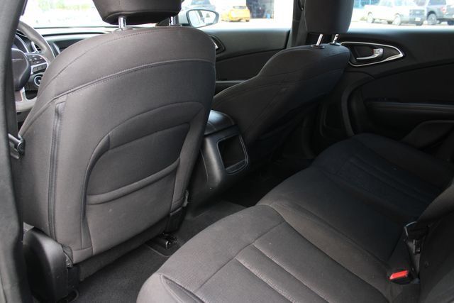 Used 2015 Chrysler 200 Limited FWD image 19