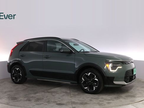 Used 2025 Kia Niro Wind w/ Wind Preserve Package FWD image 14