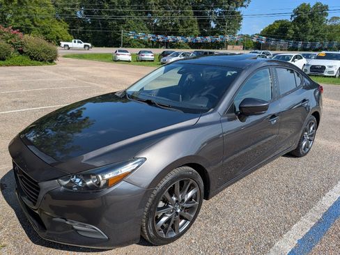 Used 2018 MAZDA MAZDA3 Touring FWD image 1