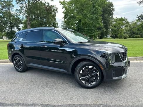 New 2026 Kia Sorento S w/ S Panoramic Sunroof Package FWD image 2
