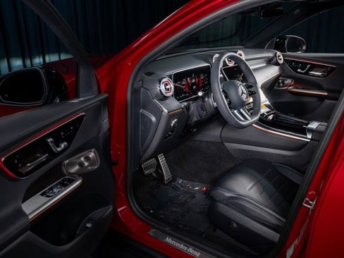 New 2025 Mercedes-Benz GLC 300 image 11