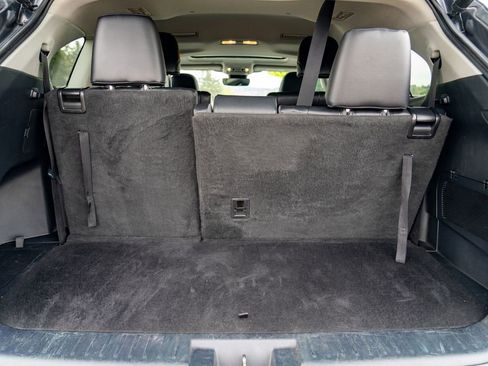Used 2022 Toyota Highlander XLE AWD/4WD image 25
