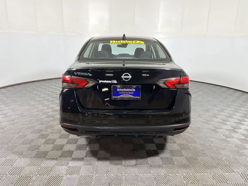 Used 2025 Nissan Versa SV FWD image 7