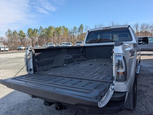 Used 2015 Ford F250 Lariat w/ Chrome Package image 21