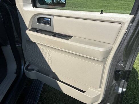 Used 2013 Ford Expedition Limited AWD/4WD image 19