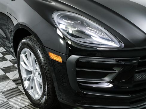 New 2026 Porsche Macan AWD/4WD image 39