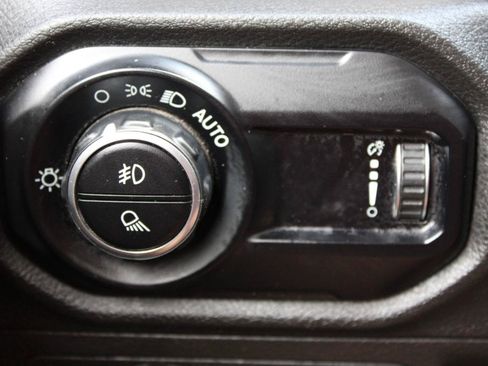 Used 2025 Jeep Gladiator Sport AWD/4WD image 26