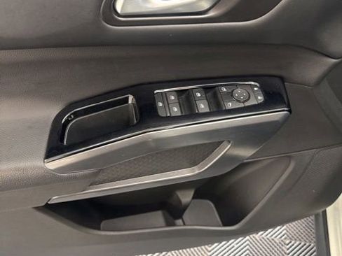 Used 2024 Nissan Pathfinder SL AWD/4WD image 9