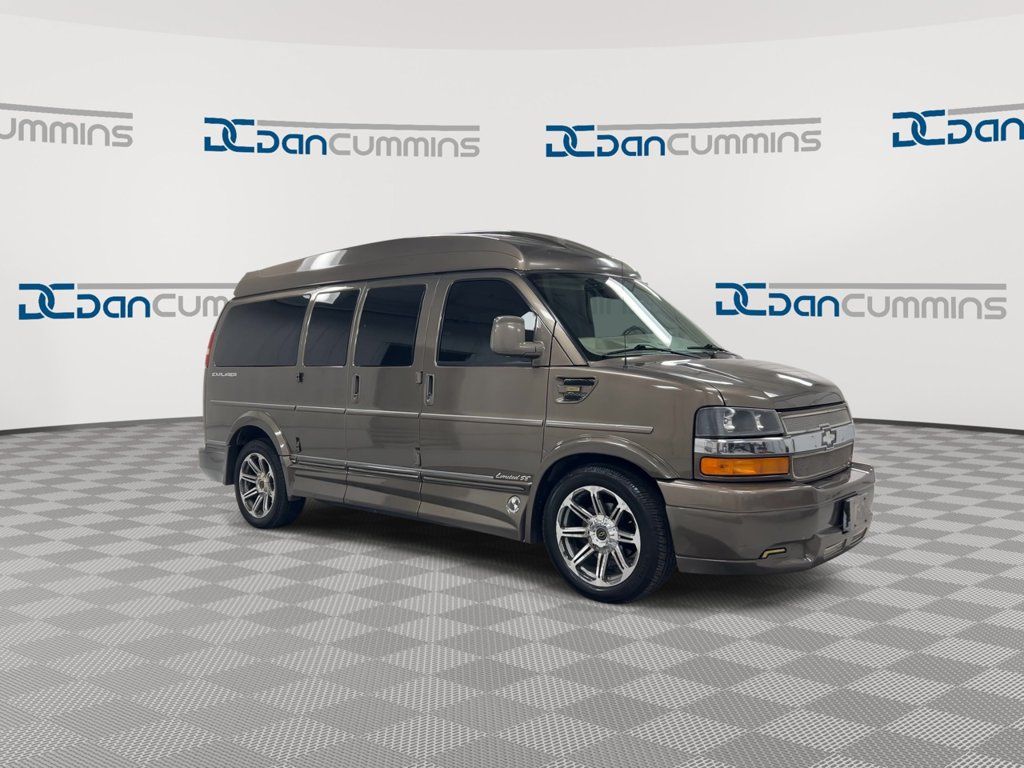 Used 2016 Chevrolet Express 2500 RWD image 2