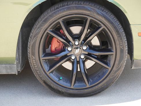 Used 2018 Dodge Challenger SXT Plus RWD image 9