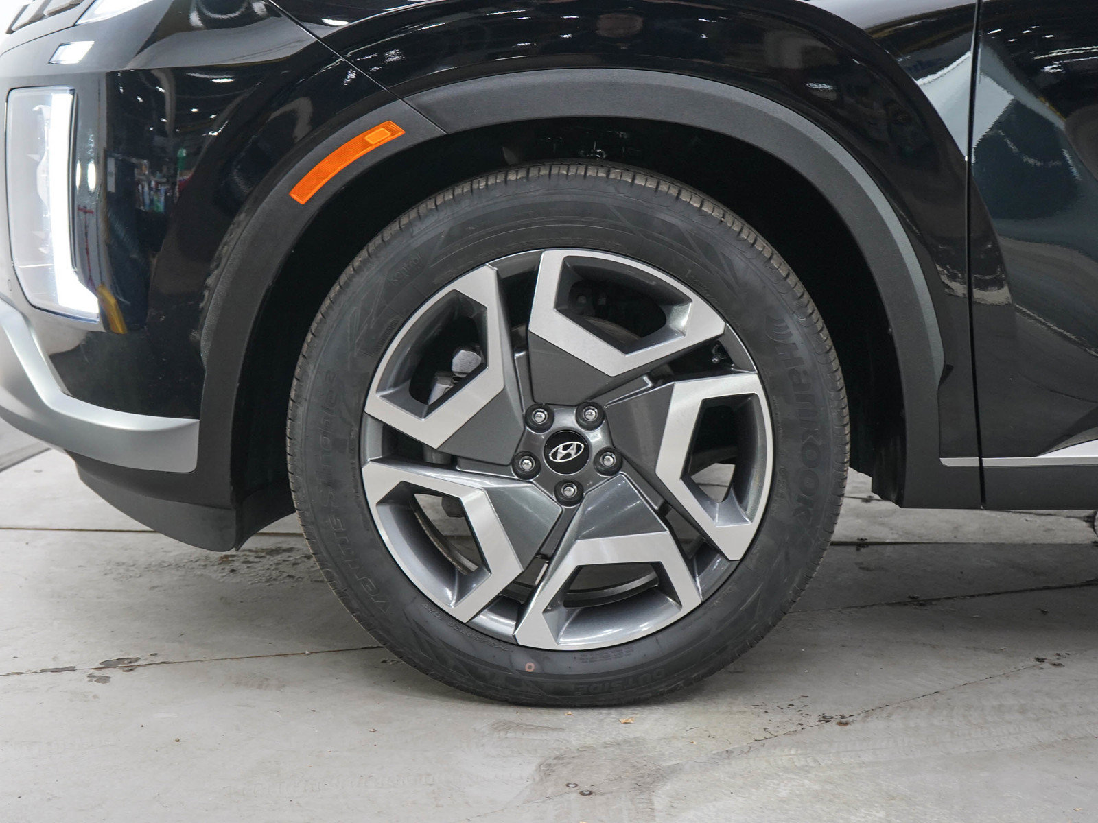 Used 2024 Hyundai Palisade Limited AWD/4WD image 29