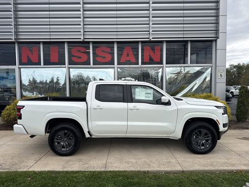 New 2026 Nissan Frontier SV image 5