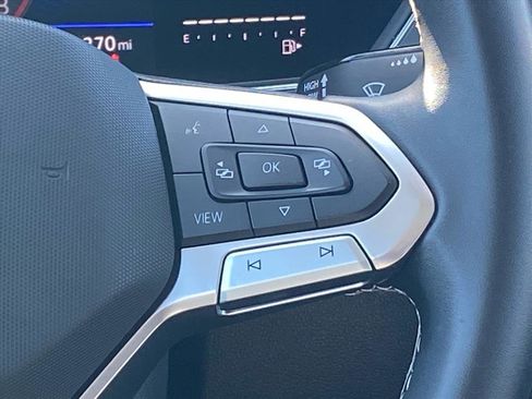 Used 2022 Volkswagen Tiguan SE image 7