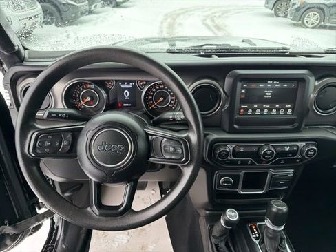 Used 2023 Jeep Gladiator Sport image 13
