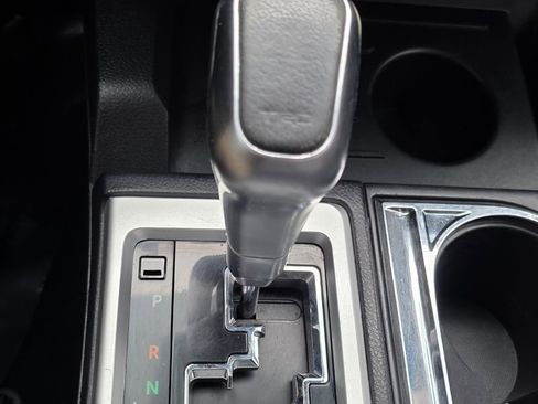 Used 2015 Toyota Tundra SR5 image 16