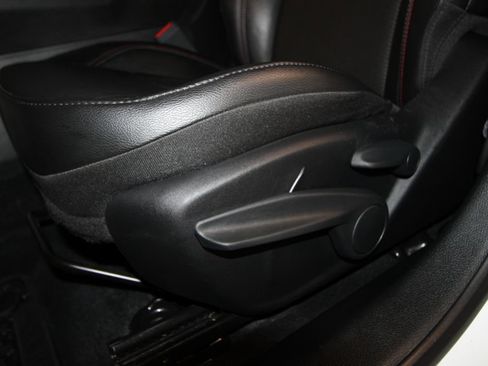 Used 2025 Jeep Compass Trailhawk AWD/4WD image 7