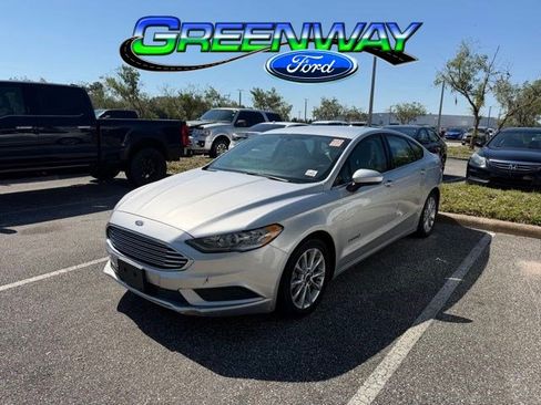 Used 2017 Ford Fusion S FWD image 1