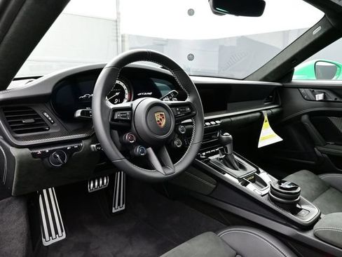 Certified 2025 Porsche 911 GT3 RS RWD image 4