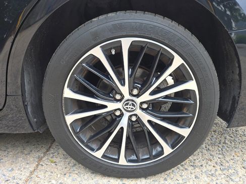 Used 2018 Toyota Camry SE FWD image 8