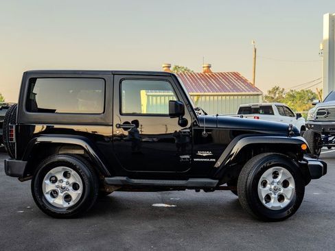 Used 2014 Jeep Wrangler Sahara w/ Connectivity Group AWD/4WD image 2