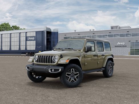 New 2026 Jeep Wrangler Unlimited Sahara AWD/4WD image 2
