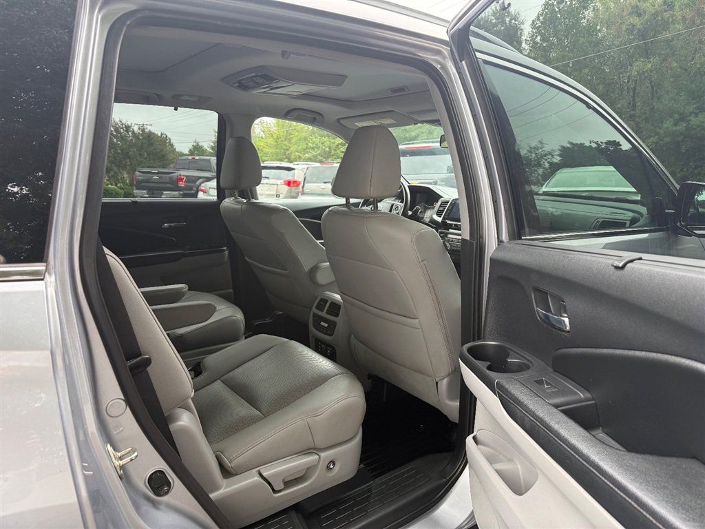 Used 2017 Honda Pilot Elite image 16