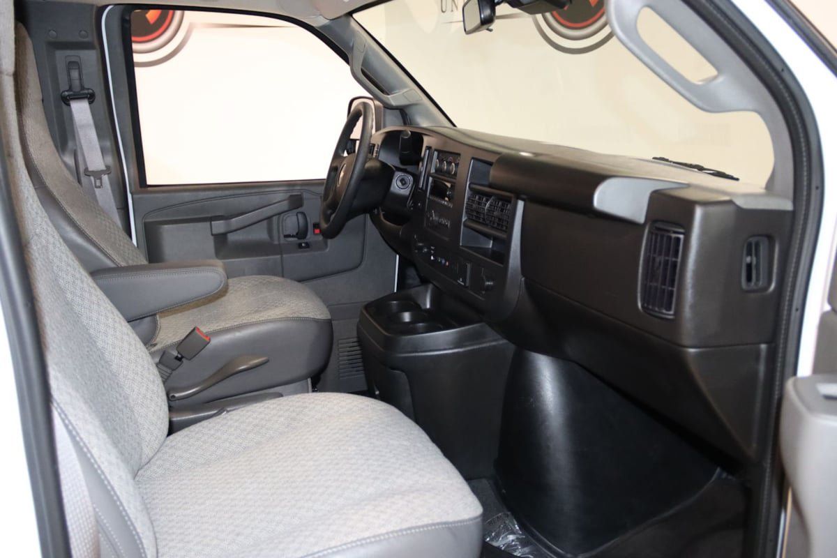 Used 2025 Chevrolet Express 3500 LT w/ LT Preferred Equipment Group RWD image 50