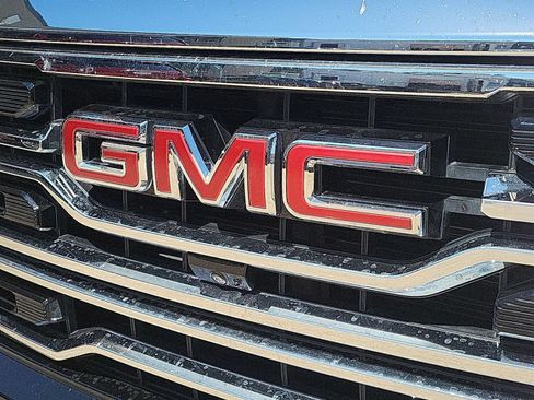 Used 2024 GMC Sierra 1500 SLT AWD/4WD image 31