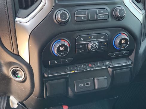 Used 2021 Chevrolet Silverado 1500 RST image 24