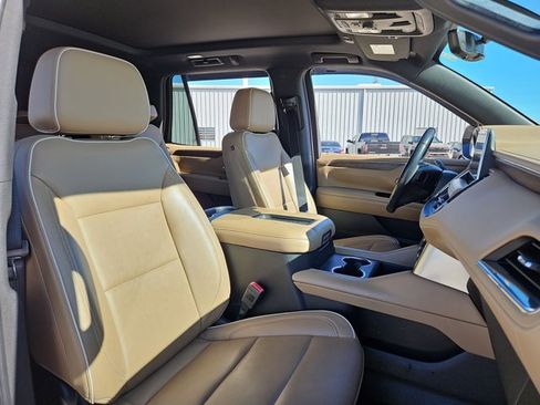 Used 2021 Chevrolet Tahoe Premier w/ Premium Package image 23