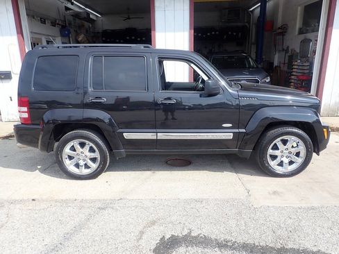Used 2012 Jeep Liberty Sport AWD/4WD image 20