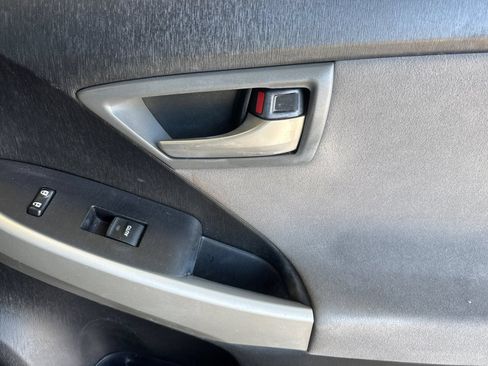 Used 2015 Toyota Prius Two FWD image 22