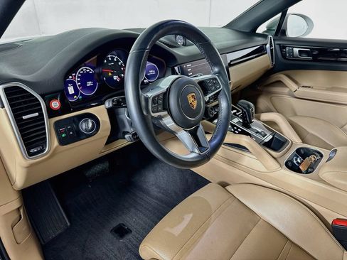 Used 2022 Porsche Cayenne Platinum Edition AWD/4WD image 9