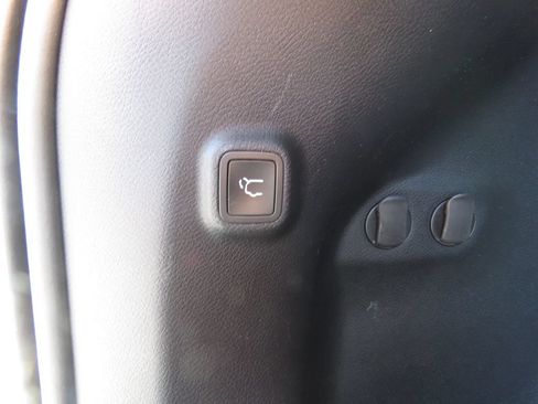 Used 2020 Jeep Cherokee Limited AWD/4WD image 18