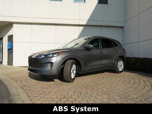 Used 2021 Ford Escape SE w/ Cold Weather Package image 17