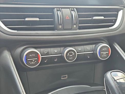 Used 2019 Alfa Romeo Giulia Quadrifoglio w/ Driver Assist Dynamic Package image 14