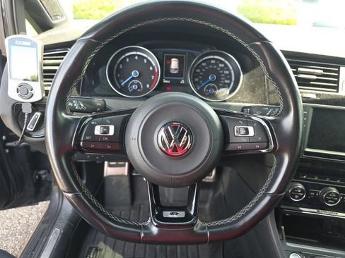 Used 2017 Volkswagen Golf R 4-Door AWD/4WD image 5