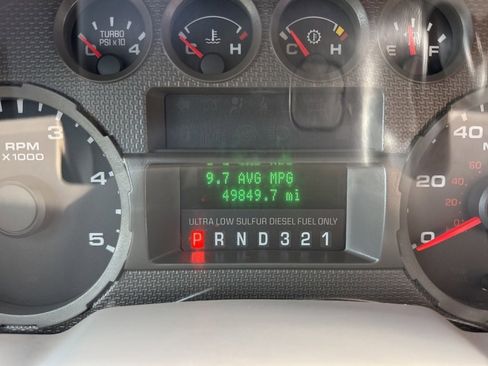 Used 2010 Ford F550 4x4 Regular Cab Super Duty image 11