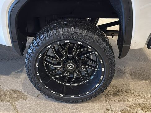 Used 2021 GMC Sierra 1500 Denali w/ Denali Ultimate Package image 10