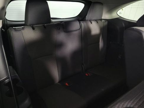 Used 2023 Toyota Highlander LE FWD image 17
