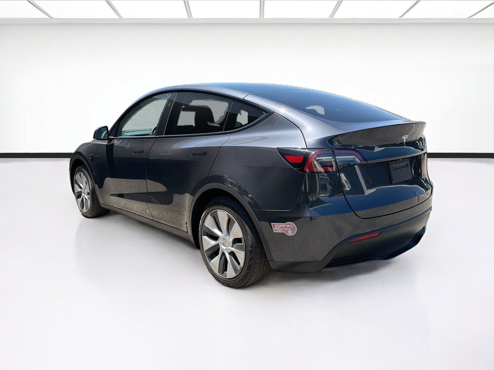 Used 2024 Tesla Model Y Long Range AWD/4WD image 6