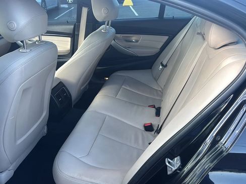 Used 2017 BMW 320i xDrive Sedan AWD/4WD image 7